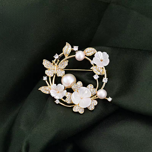 KISALL Laurel Goddess Brooch